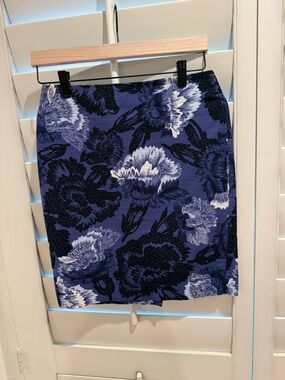 Ann Taylor Factory Petite Blue Floral Pencil Skirt - Size 2P